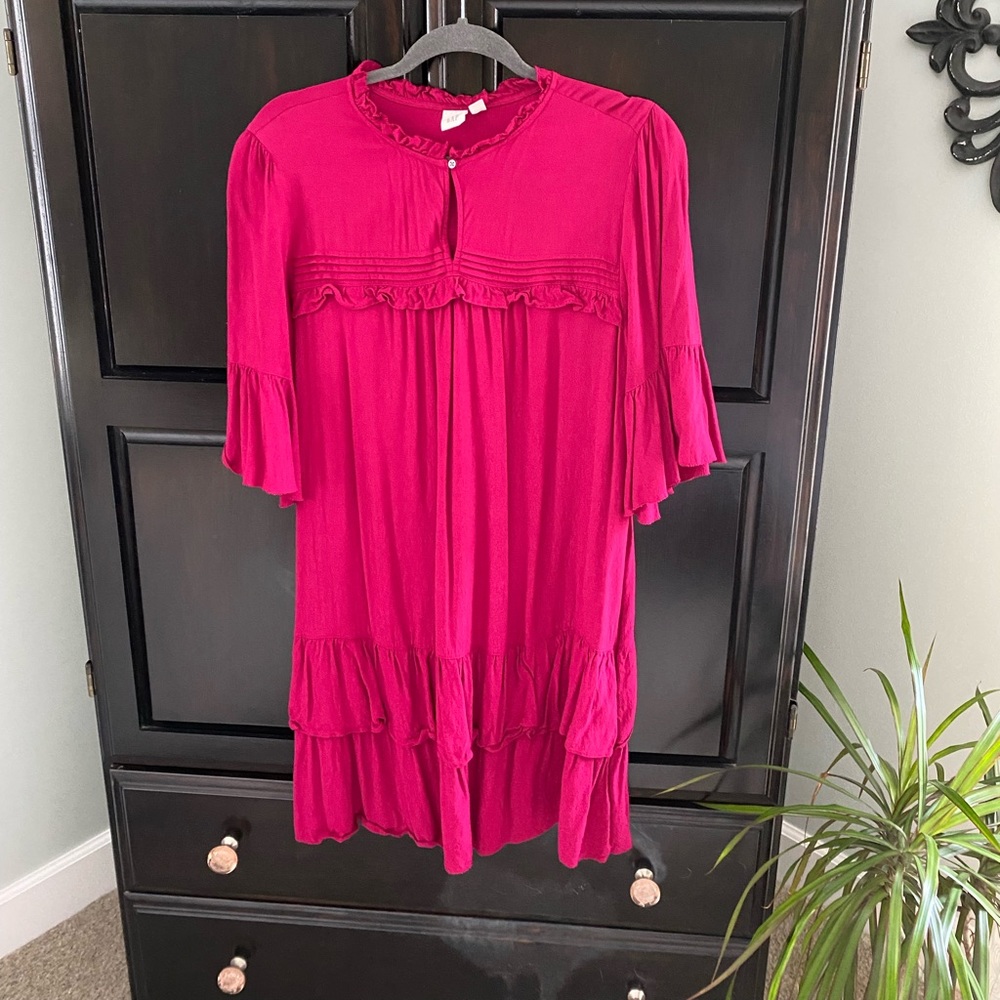 Gap Fuscia Midi Dress with Frayed edging.